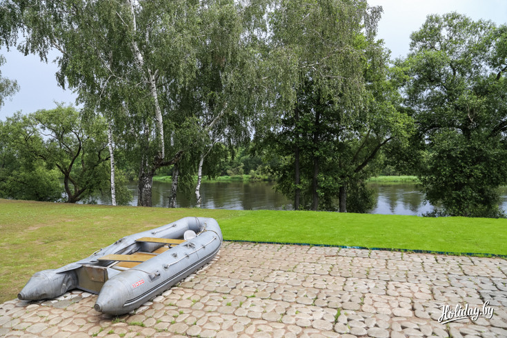 Рыбалка - одно из самых распространенных занятий для загородного отдыха в Беларуси