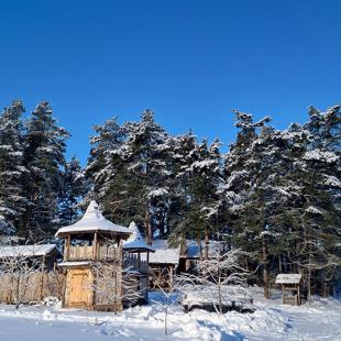 Зимний отдых в усадьбе «Заповедный остров» у озера в Витебской области